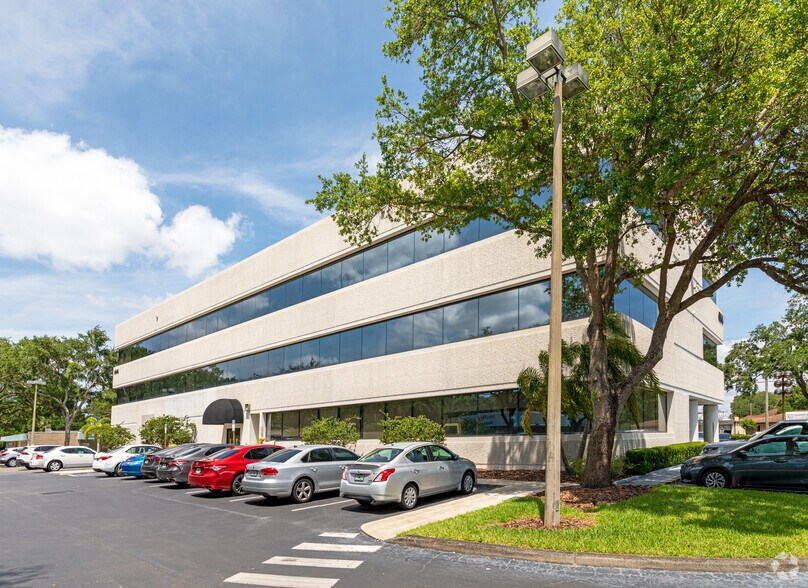 4150 N Armenia Ave, Tampa, FL à louer - Photo de l’immeuble – Image 2 sur 11