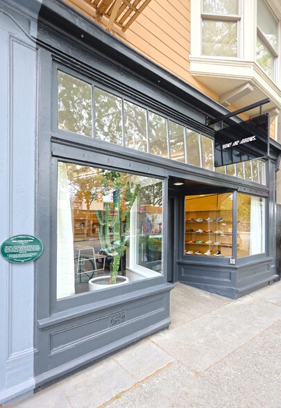 2513 Telegraph Ave, Berkeley, CA à louer - Photo de l’immeuble – Image 2 sur 12