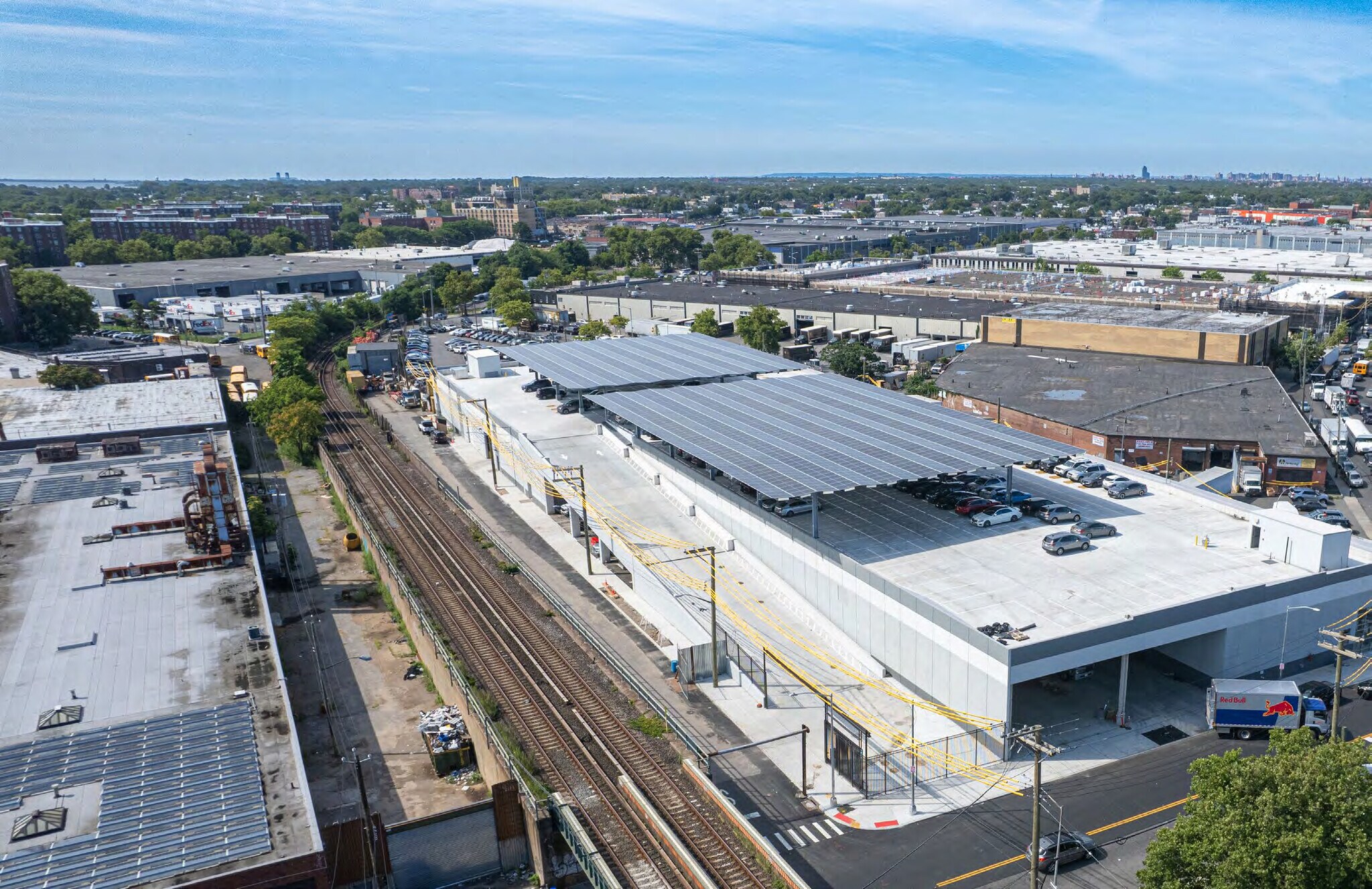 807 Bank St, Brooklyn, NY à louer Photo principale– Image 1 sur 9