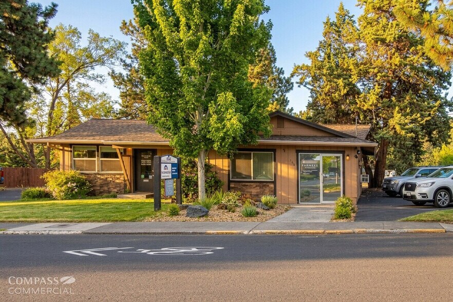 1208 NE 4th St, Bend, OR à vendre - Photo de l’immeuble – Image 1 sur 13