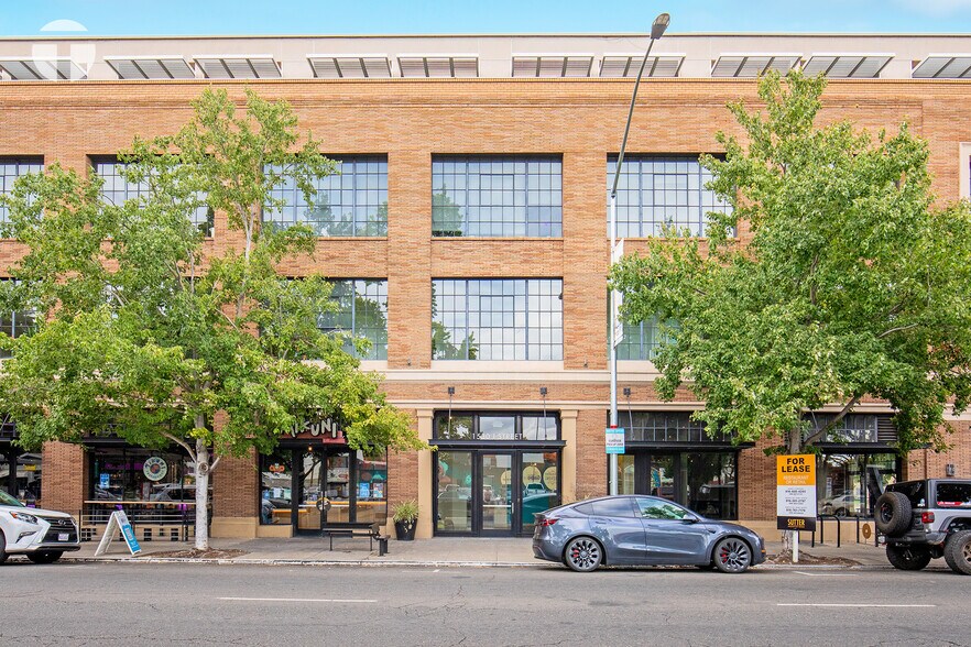 1530 J St, Sacramento, CA à louer - Photo de l’immeuble – Image 3 sur 9