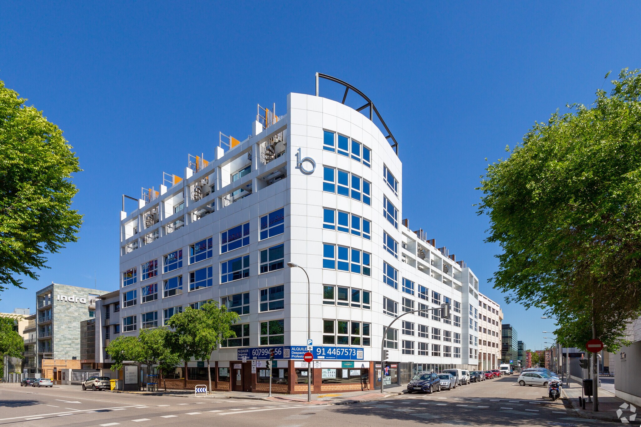 Calle de Julián Camarillo, 10, Madrid, Madrid à louer Photo principale– Image 1 sur 5
