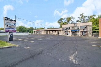 2357 Plainfield Rd, Crest Hill, IL à louer Photo de l’immeuble– Image 1 sur 22
