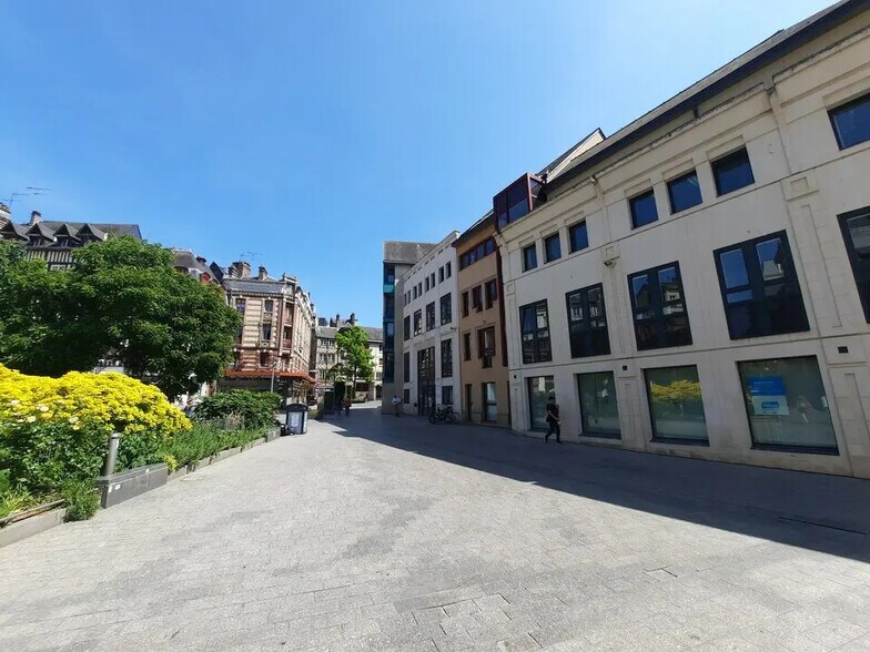Bureau dans Rouen à louer - Photo de l’immeuble – Image 1 sur 17