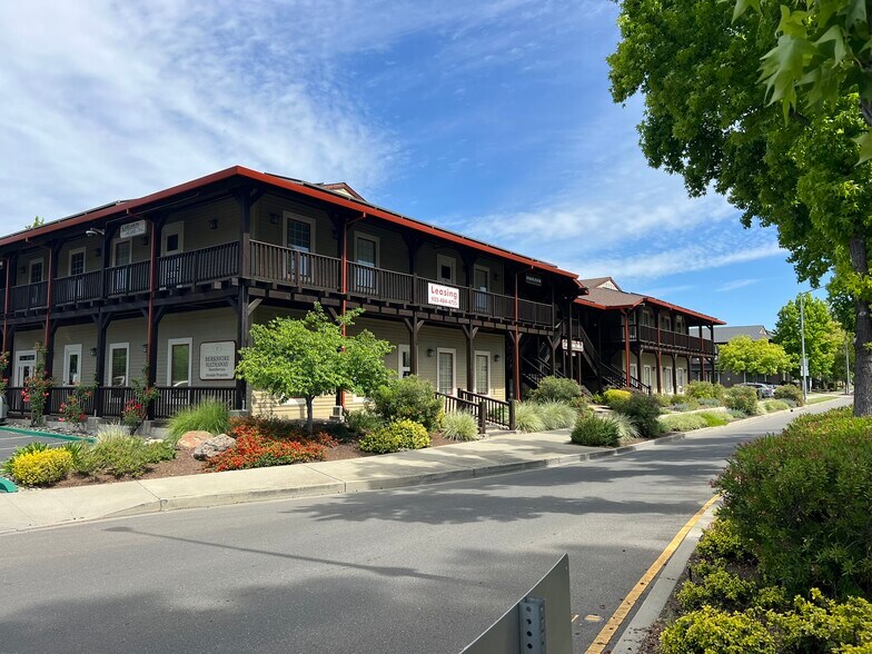 4725 1st St, Pleasanton, CA à louer - Photo de l’immeuble – Image 3 sur 9