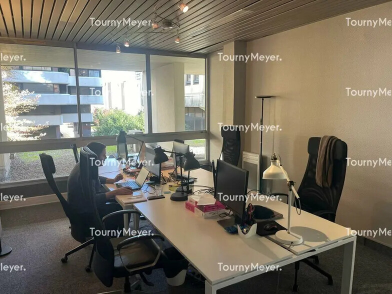 Bureau dans Bordeaux à vendre - Photo de l’immeuble – Image 3 sur 8