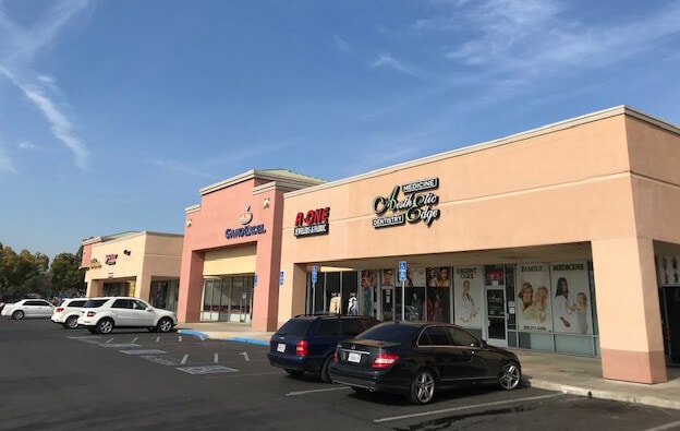 3600-3632 W Shaw Ave, Fresno, CA à louer - Photo de l’immeuble – Image 2 sur 4