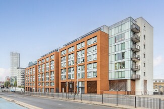 Plus de détails pour 72-74 High St, Londres - Logement à vendre
