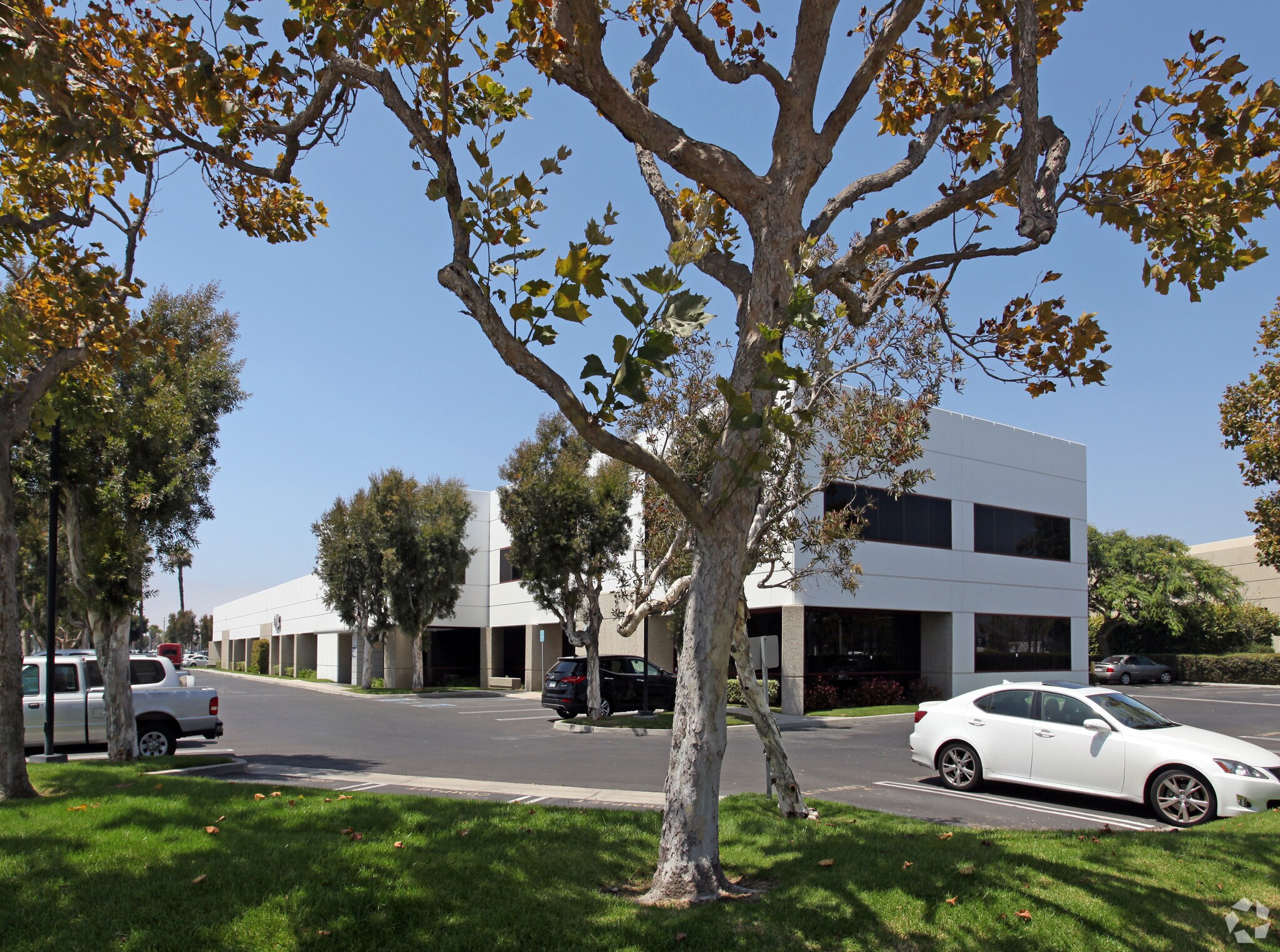 2011 Auto Center Dr, Oxnard, CA à louer Photo principale– Image 1 sur 9