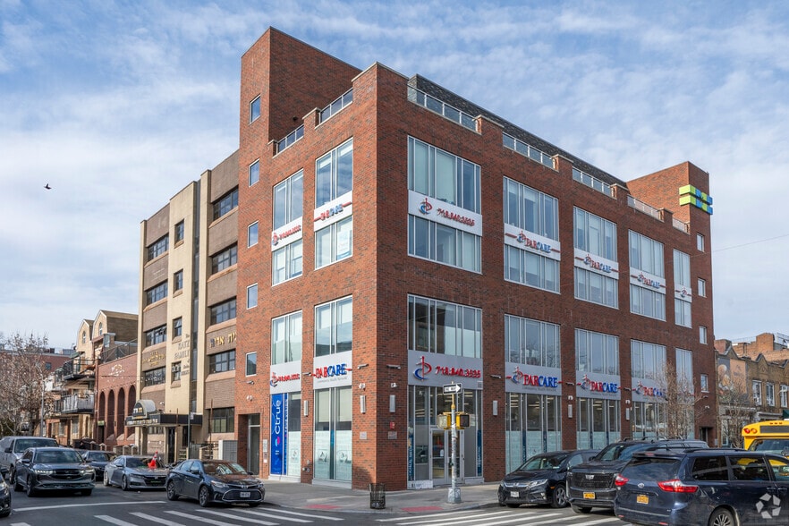 4714 16th Ave, Brooklyn, NY à vendre - Photo principale – Image 1 sur 23