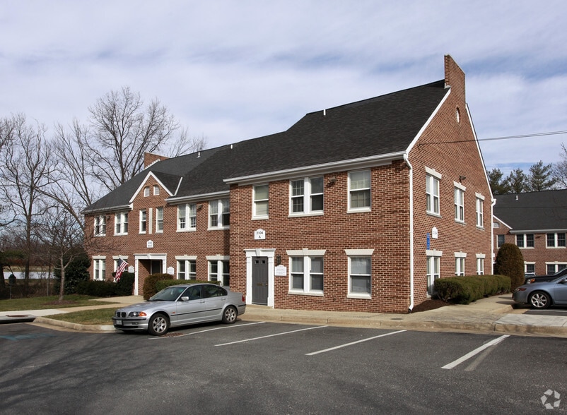 2104 Gallows Rd, Vienna, VA à louer - Photo principale – Image 1 sur 4