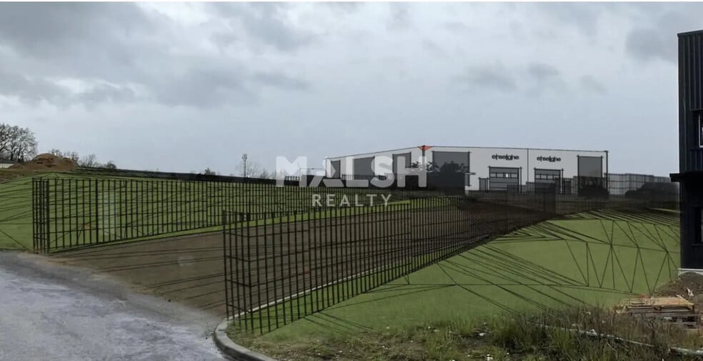 Local d’activités dans Montmerle-sur-Saône à louer - Photo de l’immeuble – Image 3 sur 7