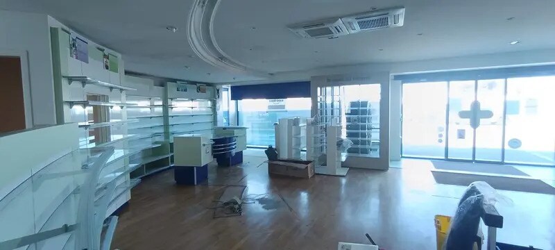 Local commercial dans SAINT-PIERRE-D'OLERON à vendre - Photo intérieure – Image 2 sur 6