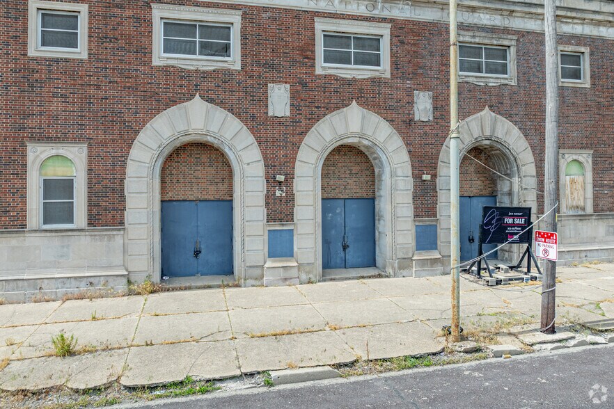 523 NE Adams St, Peoria, IL à vendre - Photo de l’immeuble – Image 2 sur 5