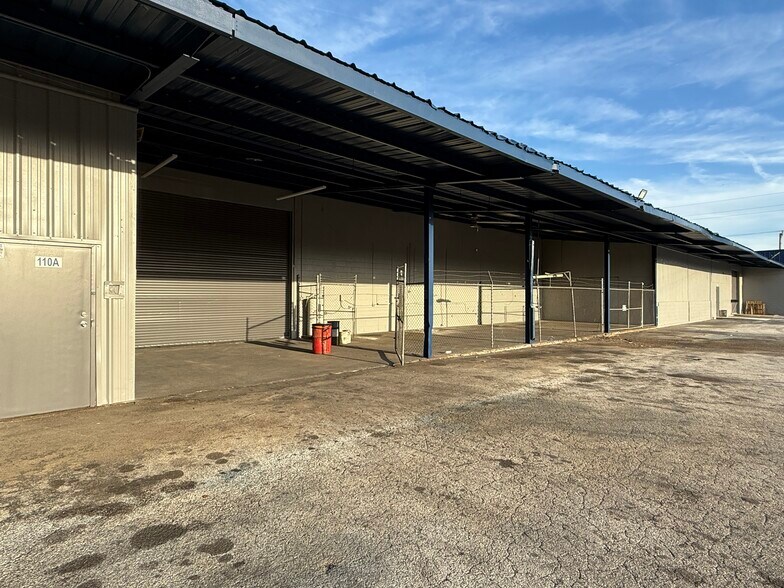 405 N Charles St, Daytona Beach, FL à louer - Photo de l’immeuble – Image 2 sur 8