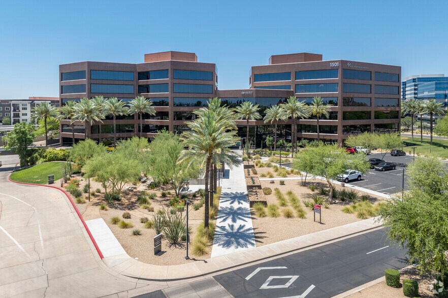 1501 W Fountainhead Pky, Tempe, AZ à louer - Photo de l’immeuble – Image 2 sur 6