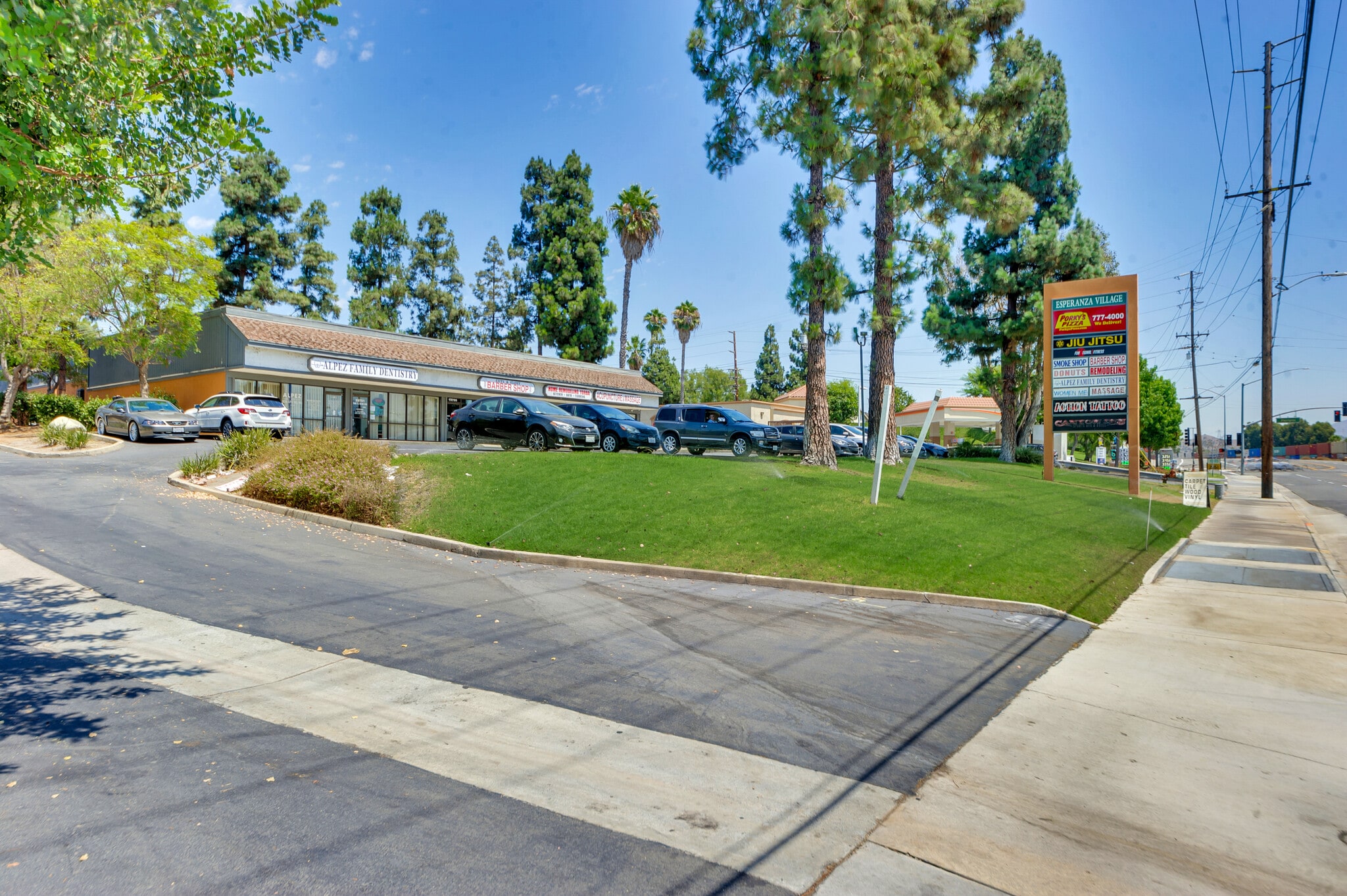 19751-19819 Esperanza Rd, Yorba Linda, CA à louer Photo de l’immeuble– Image 1 sur 3