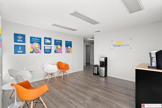 2761 E Trinity Mills Rd, Carrollton, TX à louer Photo intérieure– Image 2 sur 14