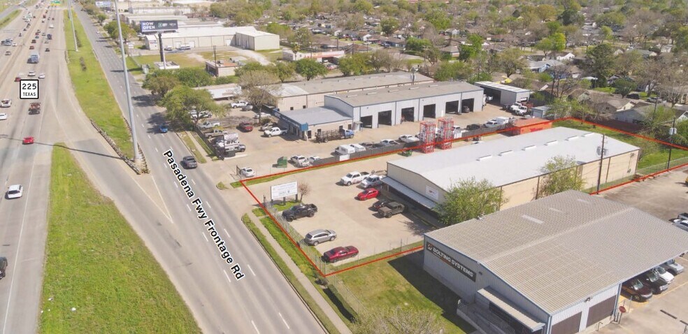3110 Pasadena Fwy, Pasadena, TX à louer - Photo de l’immeuble – Image 1 sur 6