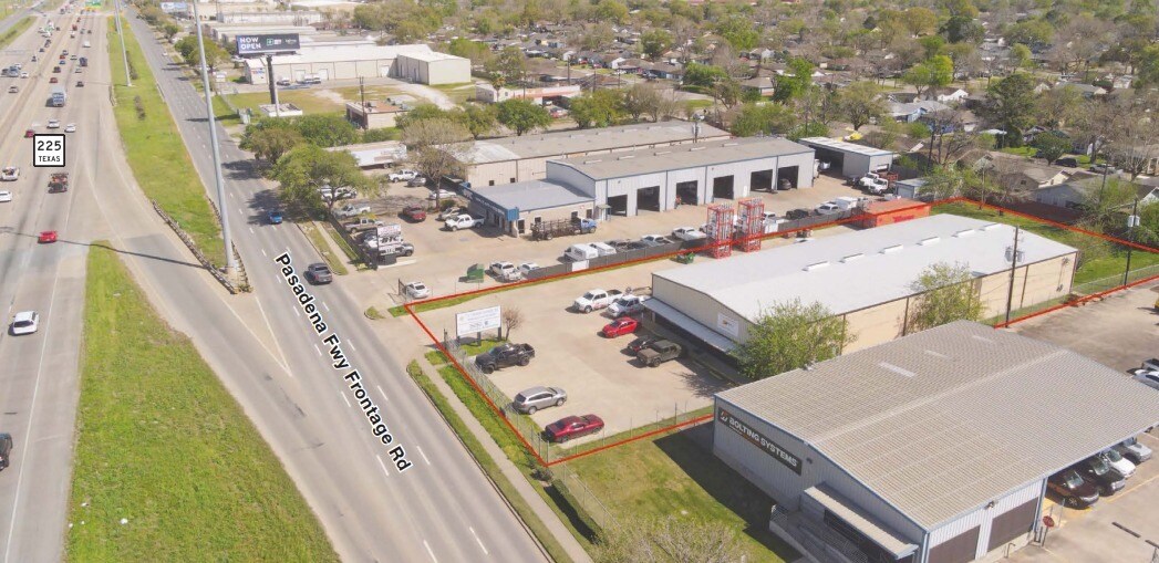 3110 Pasadena Fwy, Pasadena, TX à louer Photo de l’immeuble– Image 1 sur 7