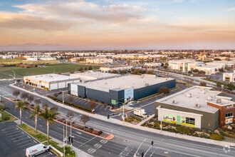 18060 Euclid St, Fountain Valley, CA - VUE AÉRIENNE  vue de carte - Image1