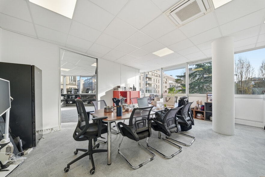 Bureau dans Levallois-Perret à vendre - Photo de l’immeuble – Image 3 sur 10