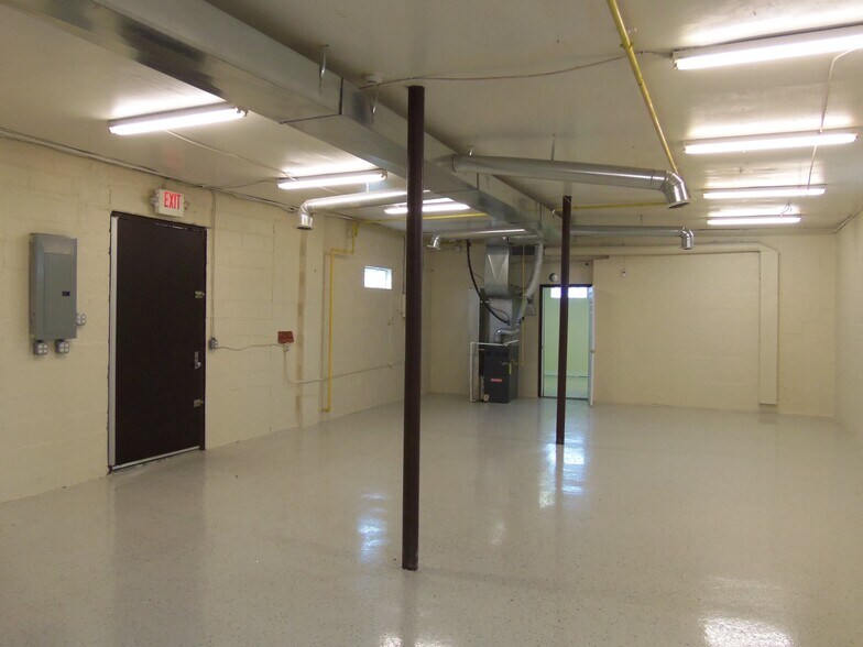 495 N Perry St, Pontiac, MI à louer - Photo de l’immeuble – Image 3 sur 6