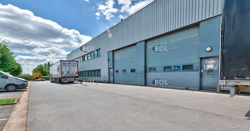 10-16 Rue De La Grande Borne, Le Mesnil-Amelot à louer - Photo de l’immeuble – Image 2 sur 7