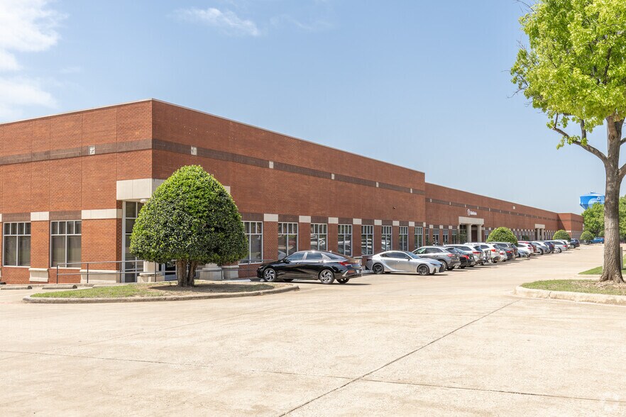 3000 Kellway Dr, Carrollton, TX à louer - Photo principale – Image 1 sur 6