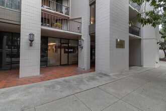 150-156 Lombard St, San Francisco, CA à louer Photo de l’immeuble– Image 2 sur 10
