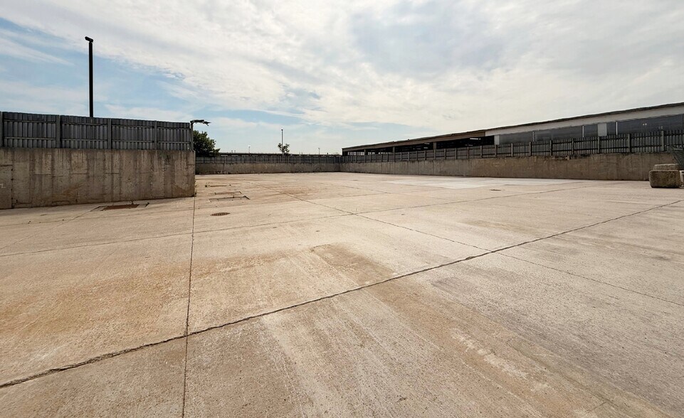 254 Maspeth Ave, Brooklyn, NY à louer - Photo de l’immeuble – Image 3 sur 6