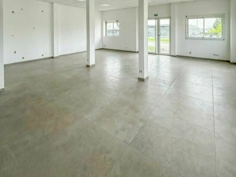 Local d’activités dans Brive-la-Gaillarde à louer - Photo intérieure – Image 2 sur 2