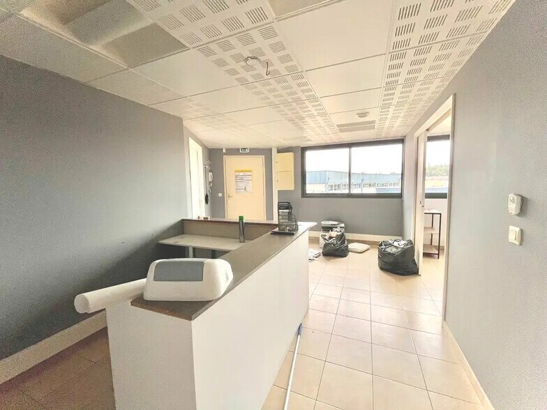 Bureau dans Mouans-Sartoux à vendre - Photo intérieure – Image 1 sur 5