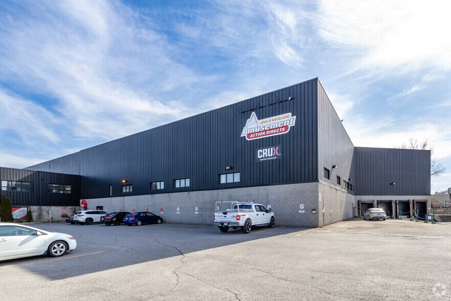 89-95 Boul des Entreprises, Boisbriand, QC à louer - Photo de l’immeuble – Image 3 sur 16