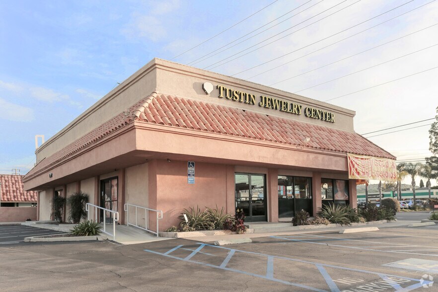 1832-1882 N Tustin Ave, Orange, CA à louer - Photo principale – Image 2 sur 5