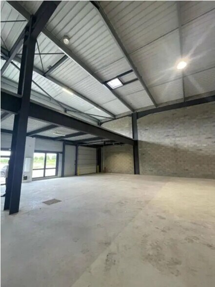 Local d’activités dans Bernolsheim à louer - Photo de l’immeuble – Image 3 sur 6