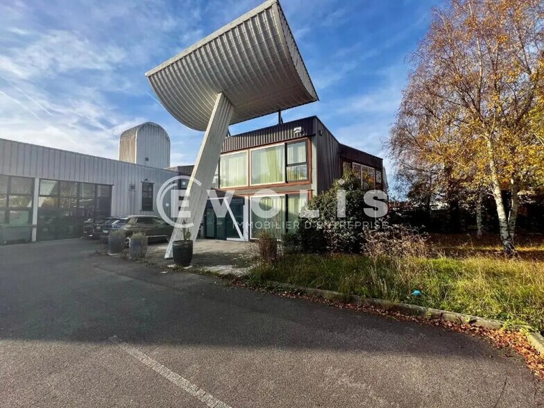 Bureau dans Crosne à louer - Photo de l’immeuble – Image 1 sur 10