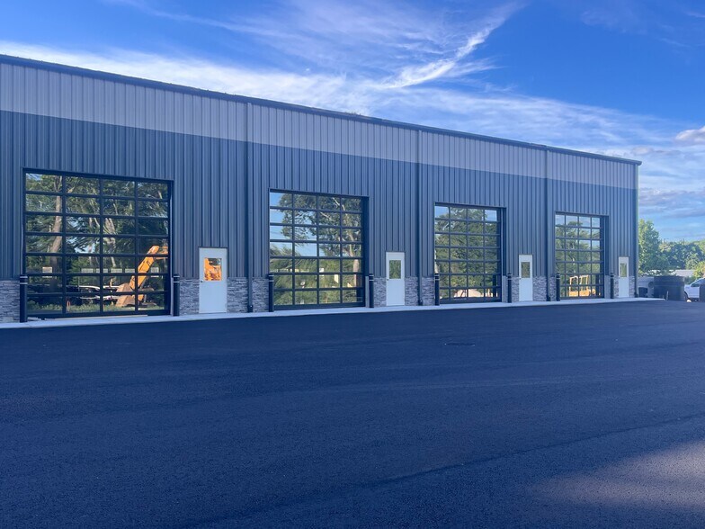 150 George Washington Highway, Smithfield, RI à vendre - Photo de l’immeuble – Image 2 sur 15