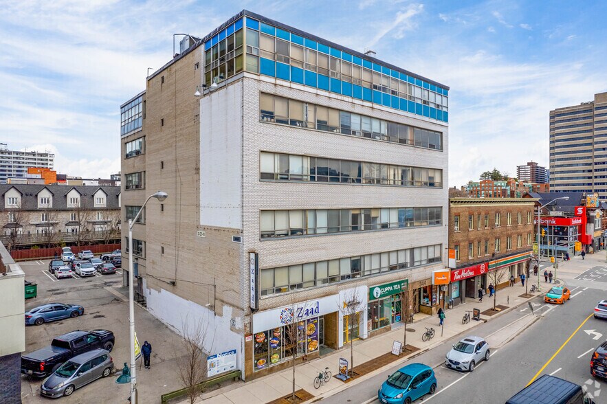 344 Bloor St W, Toronto, ON à louer - Photo de l’immeuble – Image 3 sur 4
