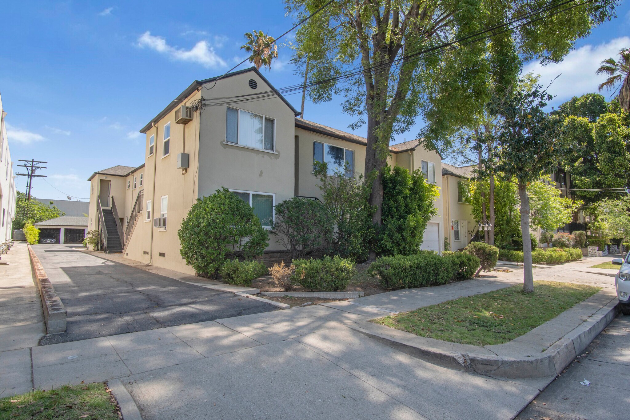 130 S Michigan Ave, Pasadena, CA à vendre Photo de l’immeuble– Image 1 sur 13