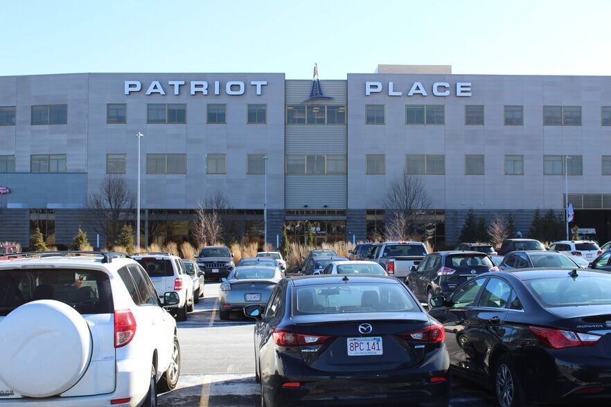 26 Patriot Pl, Foxborough, MA à louer - Photo de l’immeuble – Image 3 sur 10