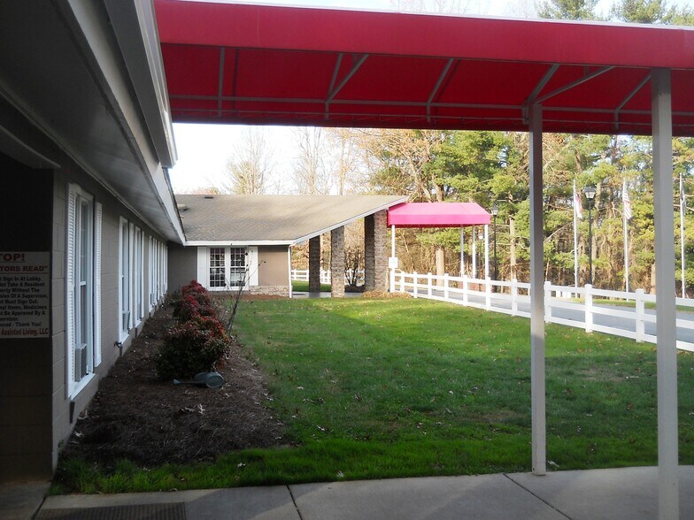 30 Dalea Dr, Asheville, NC à vendre - Photo de l’immeuble – Image 3 sur 3