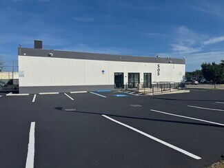 Plus de détails pour 505 NE 125th St, North Miami, FL - Bureau à louer