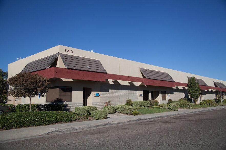 700 Van Buren St, Placentia, CA à louer - Photo de l’immeuble – Image 3 sur 6