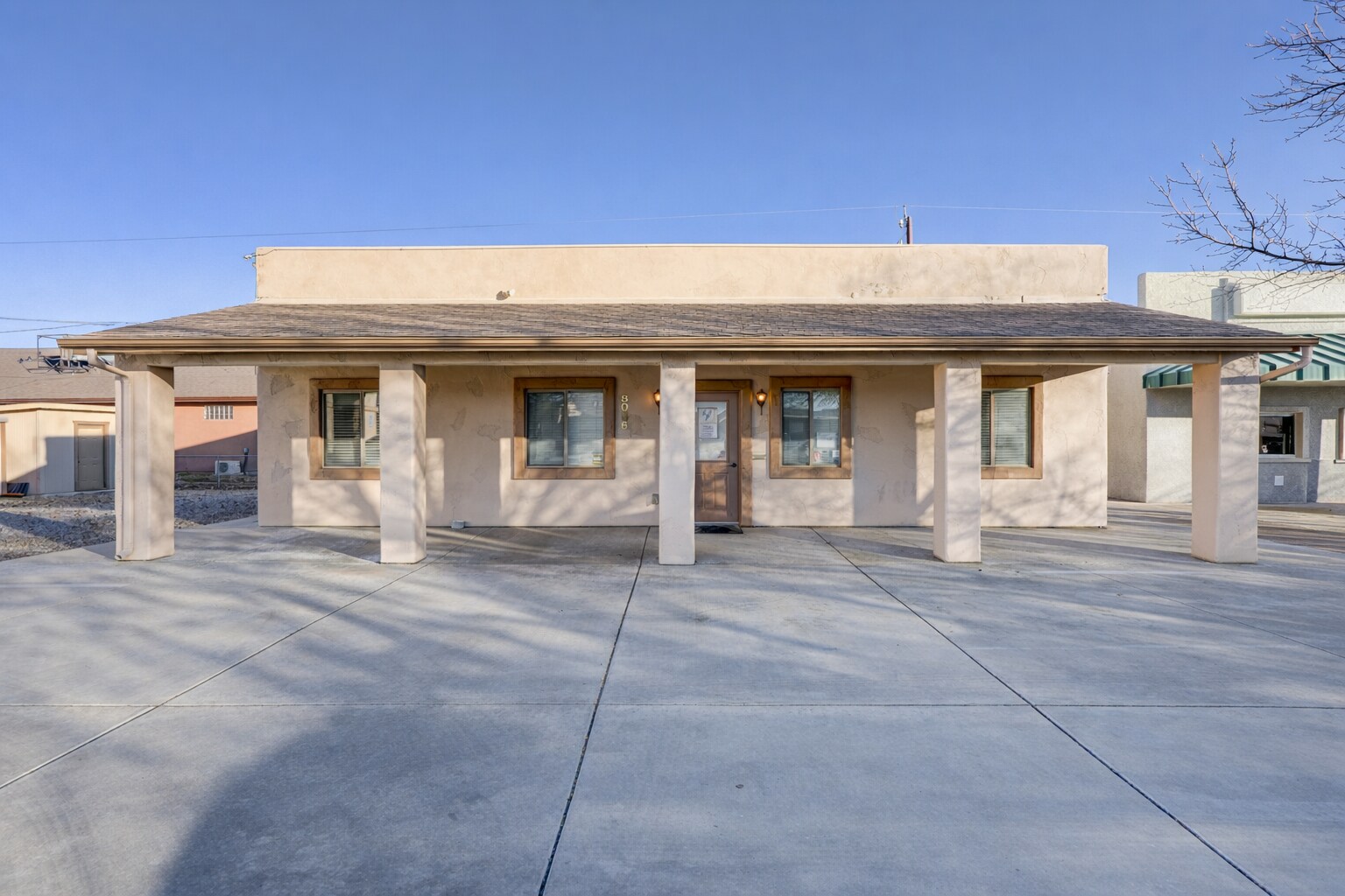 8056 E Valley Rd, Prescott Valley, AZ à louer Photo de l’immeuble– Image 1 sur 11