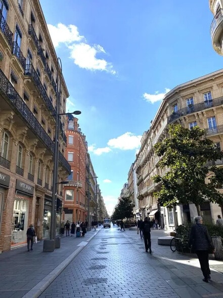 Bureau dans Toulouse à louer - Photo de l’immeuble – Image 3 sur 12