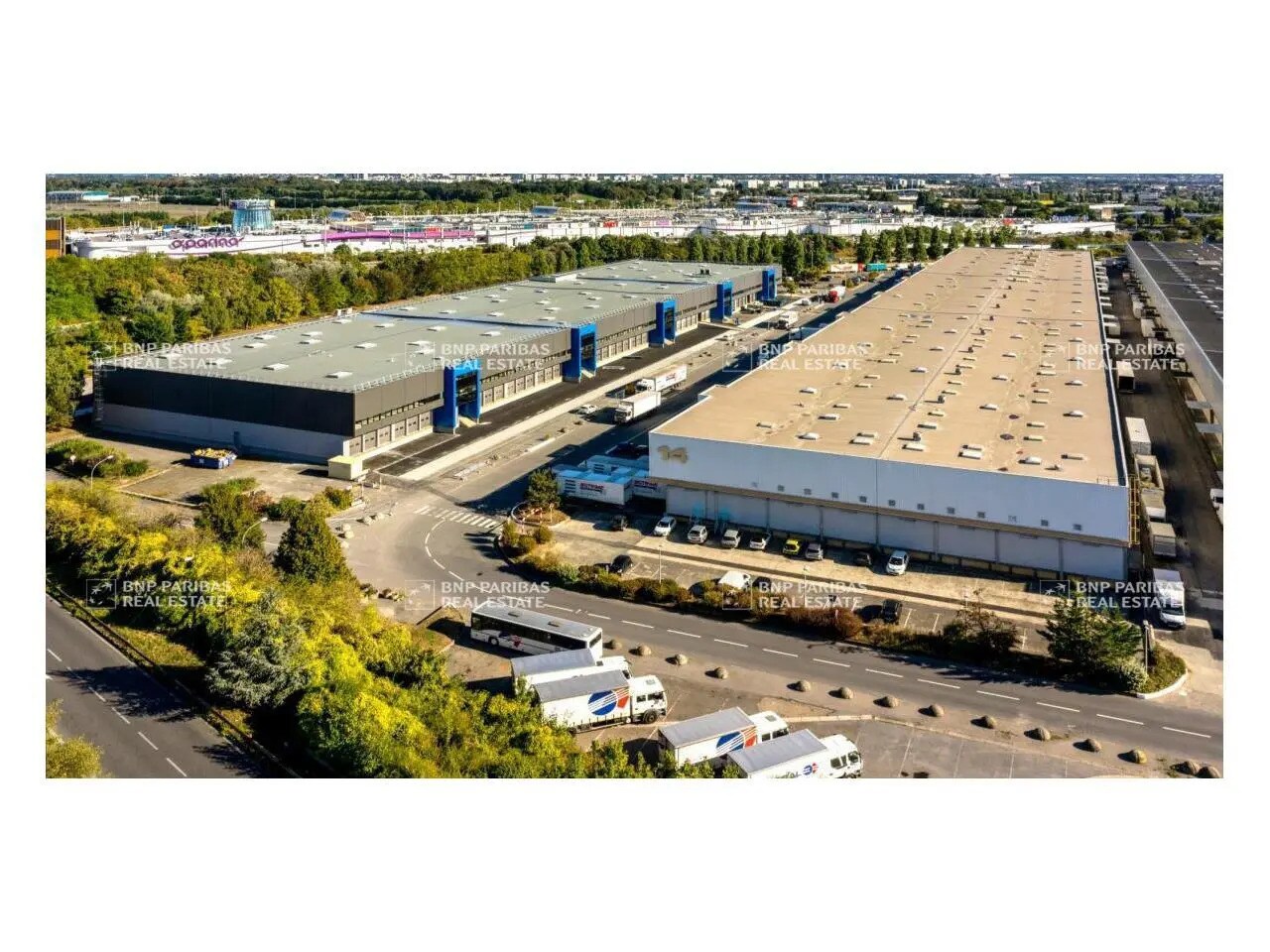 Local d’activités dans Aulnay-sous-Bois à louer Photo de l’immeuble– Image 1 sur 4