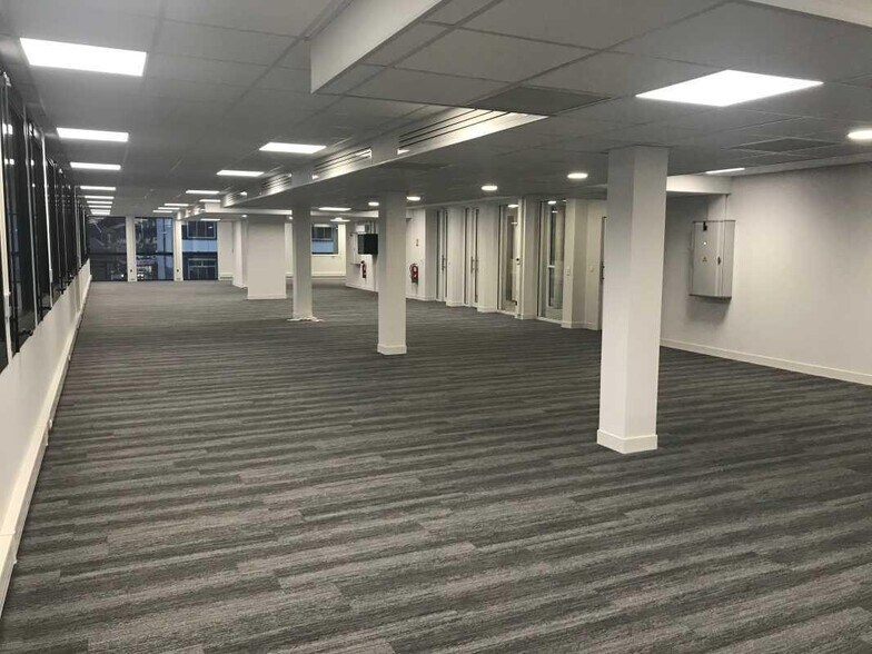 Bureau dans Rouen à louer - Photo de l’immeuble – Image 3 sur 8