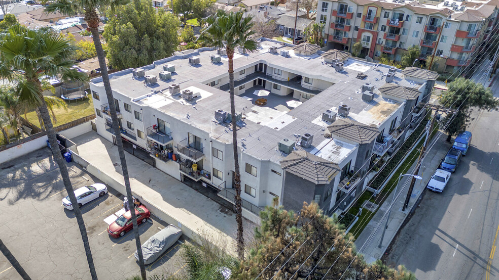 7550 Jordan Ave, Canoga Park, CA à vendre - Photo de l’immeuble – Image 3 sur 10