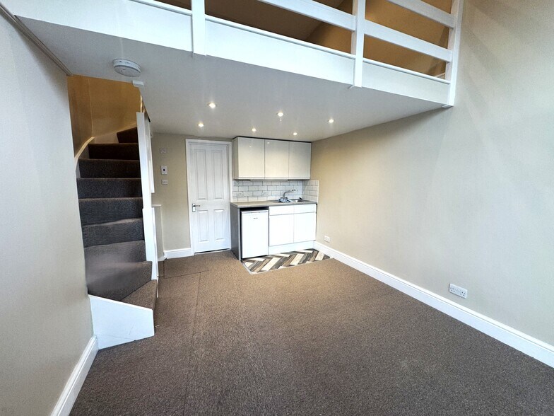 499 Battersea Park Rd, Londres à louer - Photo de l’immeuble – Image 3 sur 6